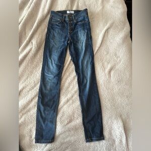 Vintage Y2K Guess Women’s Blue High waisted Skinny Jeans with Button-Fly size 23